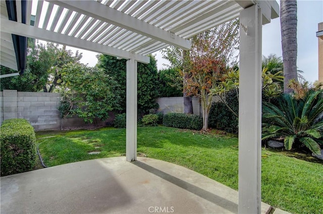 view of patio featuring a pergola