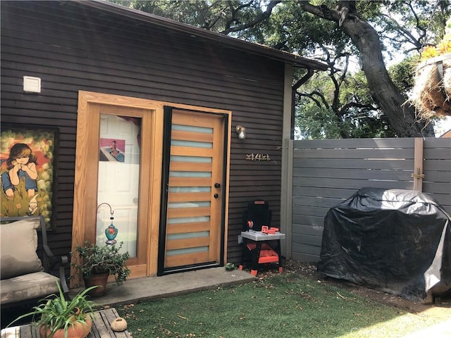 view of outbuilding