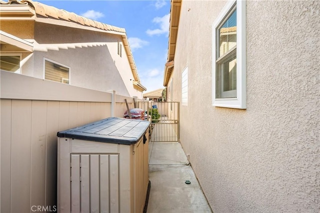 2028 Melbourne Cir, Banning, CA 92220 - view of side of property featuring stucco siding