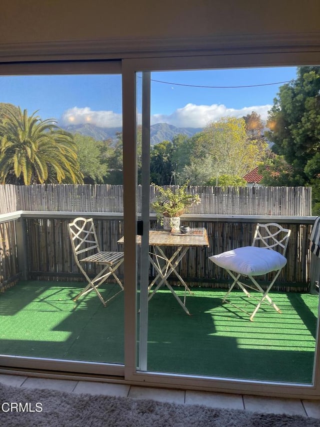 entryway featuring a mountain view