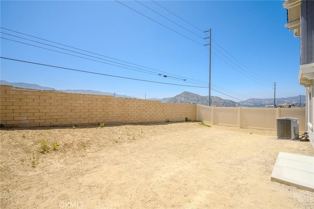 23724 Wilcox Dr, Newhall, CA 91321 - fenced backyard with a mountain view