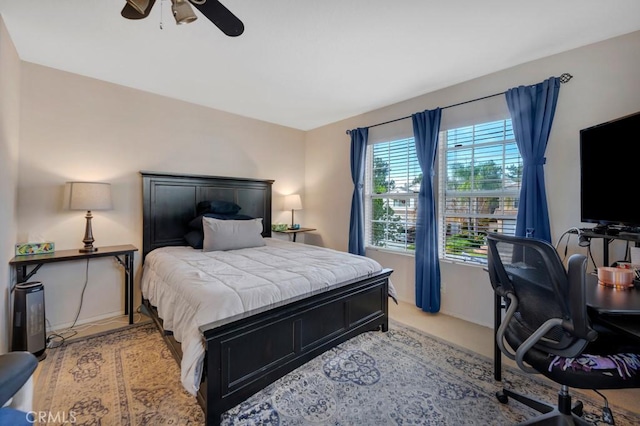 bedroom with ceiling fan