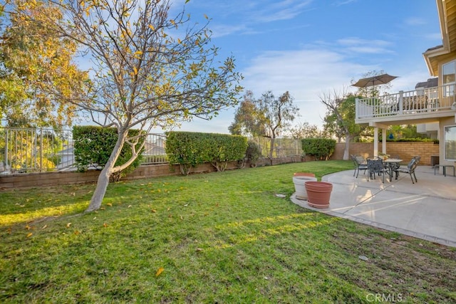 view of yard with a patio area