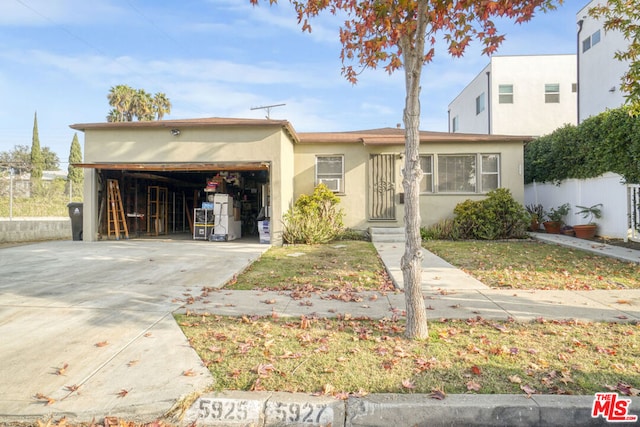 view of front facade featuring a garage