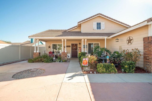 view of front of property featuring a porch