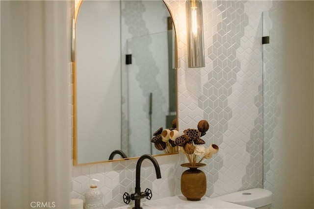 bathroom featuring toilet