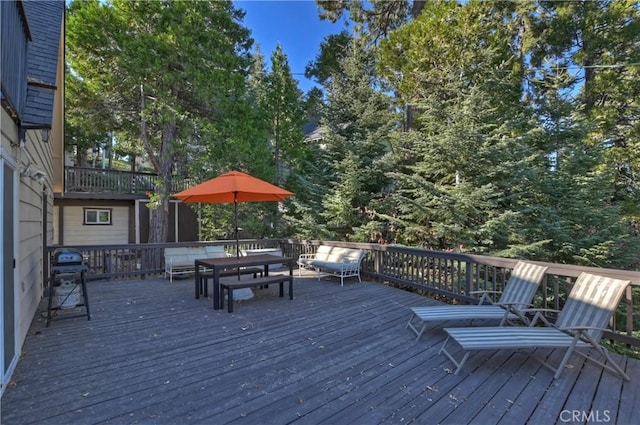 336 Jasmine Ln, Lake Arrowhead, CA 92352 - wooden terrace featuring outdoor dining area