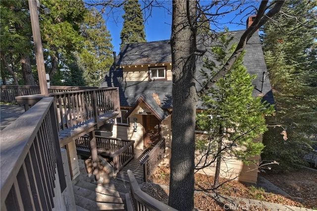 336 Jasmine Ln, Lake Arrowhead, CA 92352 - wooden deck with stairway