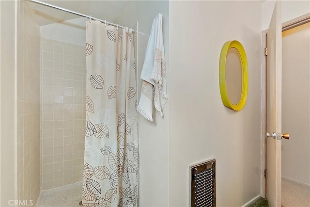 336 Jasmine Ln, Lake Arrowhead, CA 92352 - full bath with a tile shower