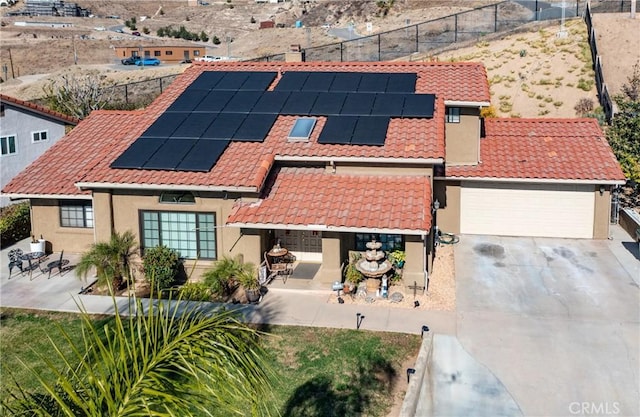 view of front facade featuring a patio area