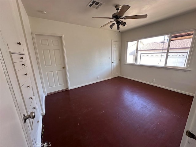 empty room with ceiling fan