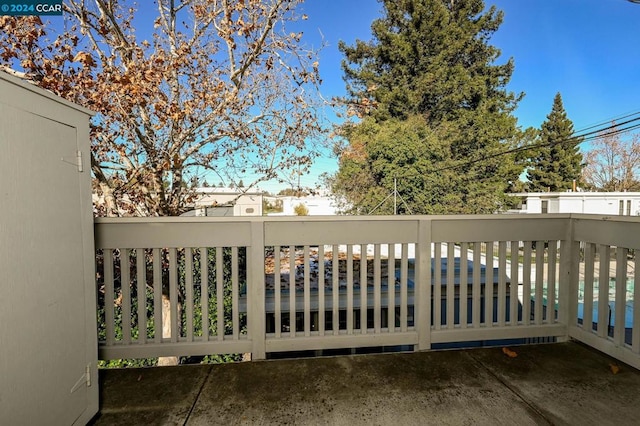 exterior space featuring a balcony