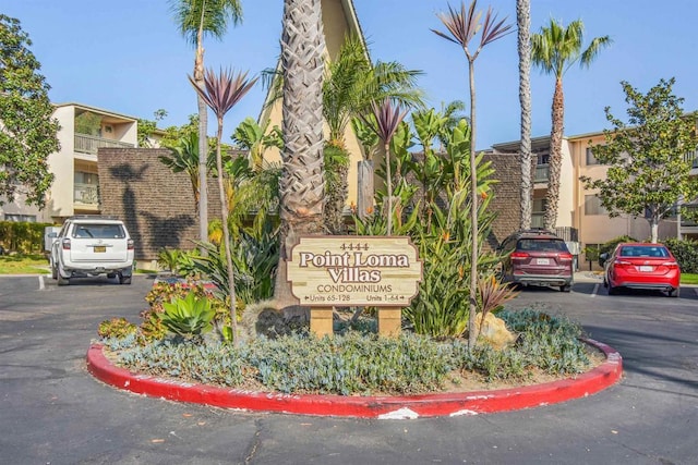 view of community / neighborhood sign