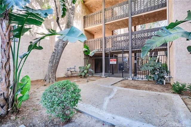 22100 Burbank Blvd Unit 250F, Woodland Hills, CA 91367 - photo 3