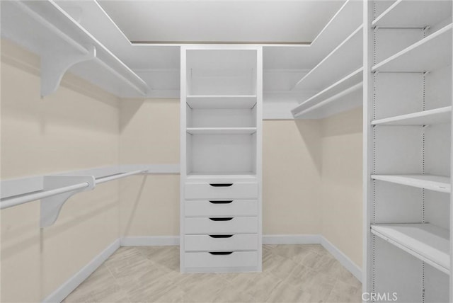 view of spacious closet