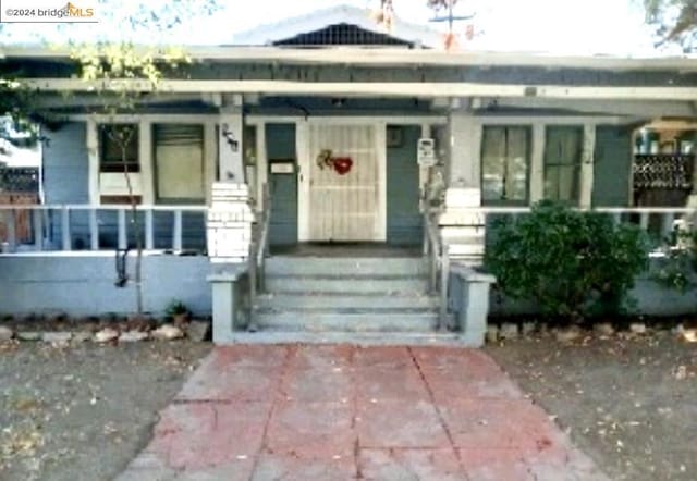 view of front of property with covered porch