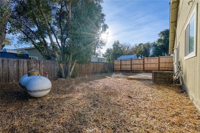 view of yard featuring a patio