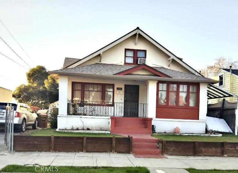 bungalow with cooling unit