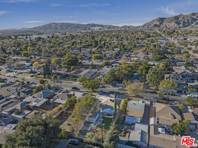 bird's eye view with a mountain view