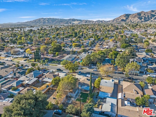 bird's eye view with a mountain view