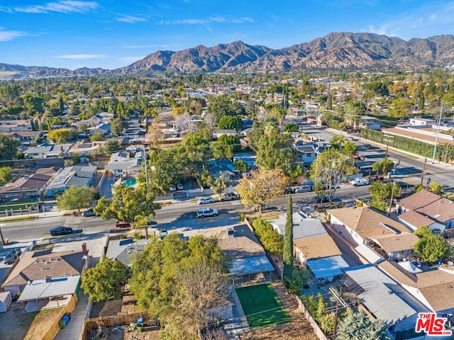 bird's eye view featuring a mountain view