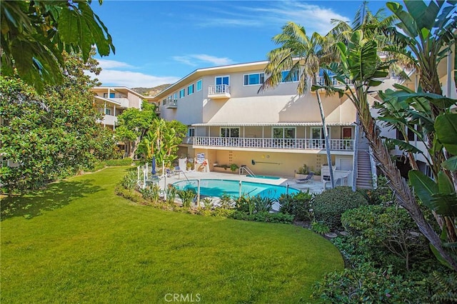 31561 Table Rock Dr Unit 211, Laguna Beach, CA 92651 - outdoor pool featuring a lawn