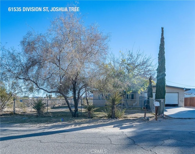 61535 Division St, Joshua Tree, CA 92252 - view of front of home with a garage