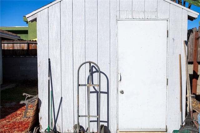 view of outbuilding