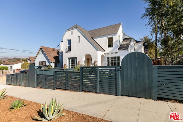 view of front of property