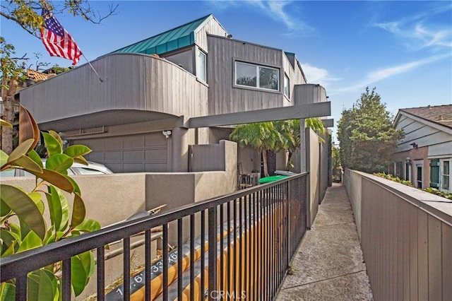 253 Fairview St, Laguna Beach, CA 92651 - view of side of home with fence