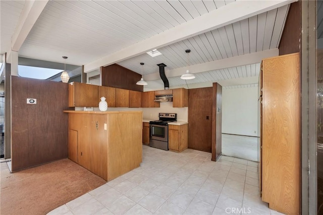 kitchen featuring stainless steel range with electric stovetop, light carpet, kitchen peninsula, vaulted ceiling with beams, and pendant lighting