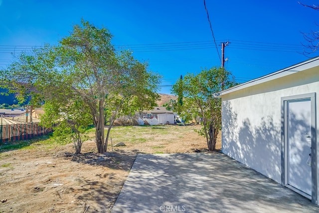 view of yard with a patio area