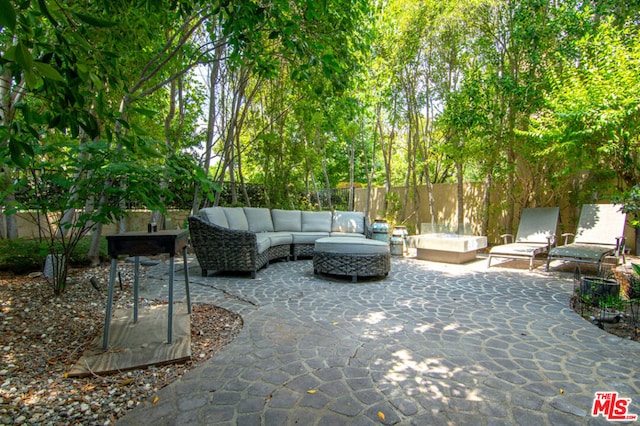 view of patio with outdoor lounge area