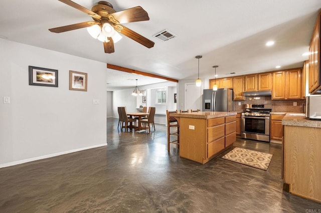 kitchen with hanging light fixtures, stainless steel appliances, decorative backsplash, a breakfast bar, and ceiling fan with notable chandelier