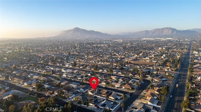 bird's eye view with a mountain view