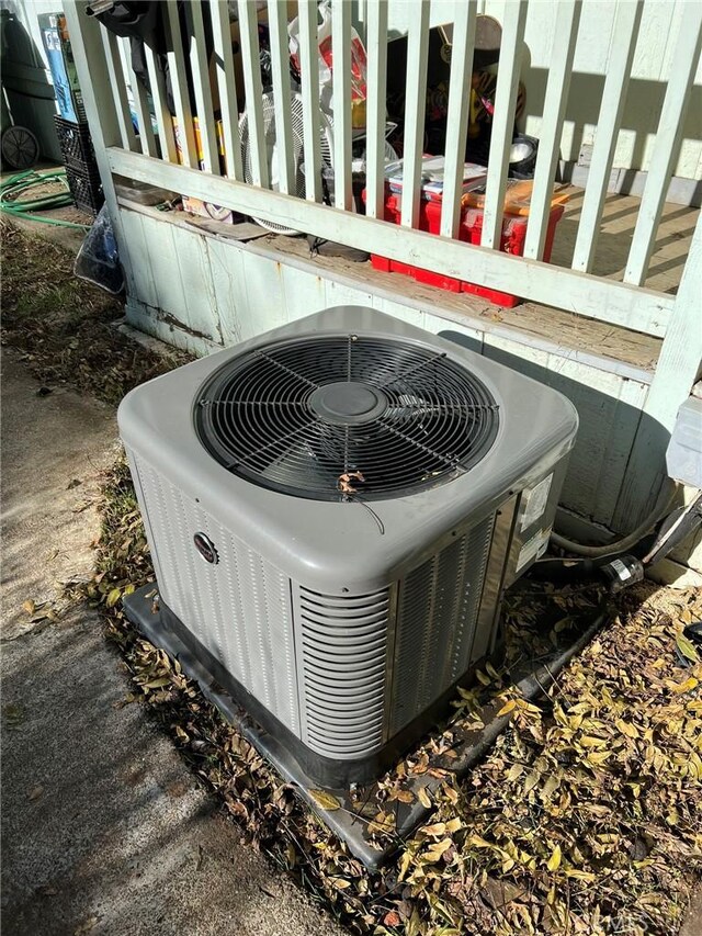 3445 Garfield Ave, Clearlake, CA 95422 - exterior view of cooling unit