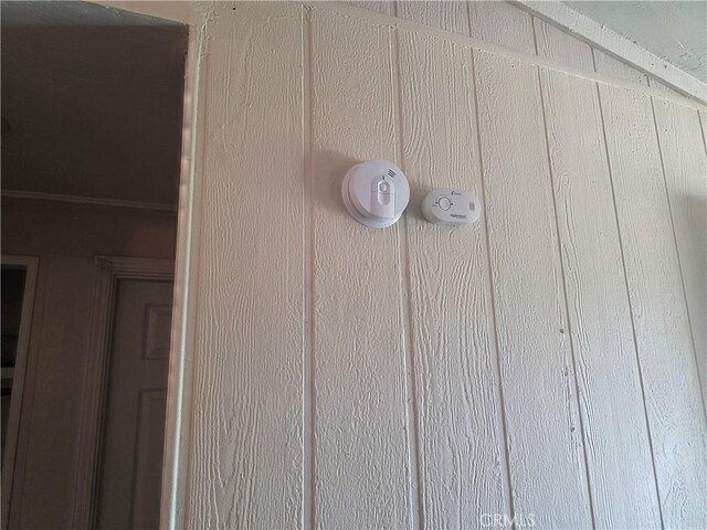 3445 Garfield Ave, Clearlake, CA 95422 - detailed view of a smoke detector