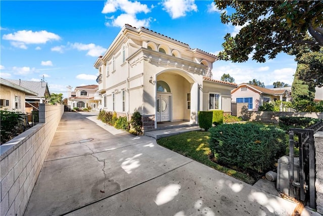 view of mediterranean / spanish-style home