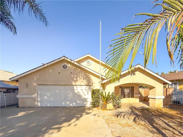 view of front facade featuring a garage