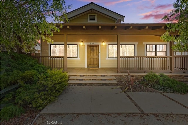 view of front of property featuring a porch