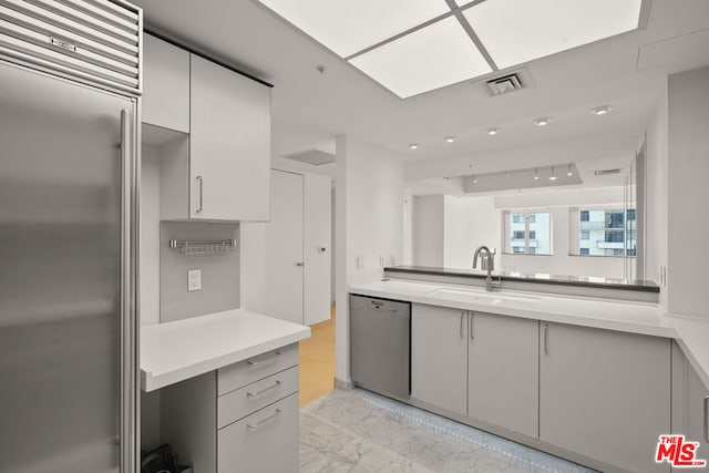 kitchen featuring appliances with stainless steel finishes and sink