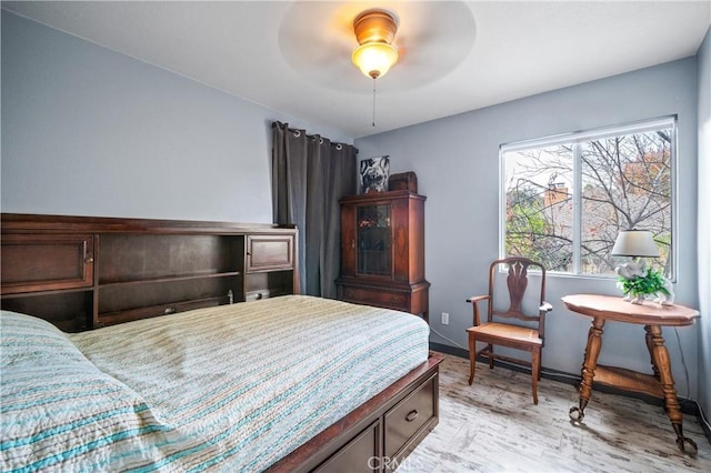 bedroom featuring ceiling fan