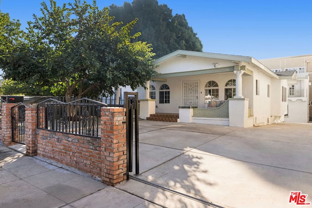 view of front of property featuring a porch