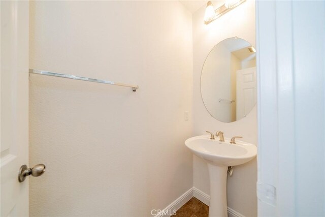 bathroom featuring sink