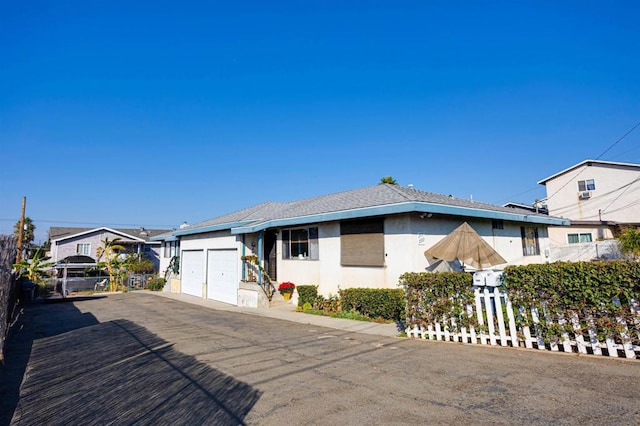 view of front facade featuring a garage