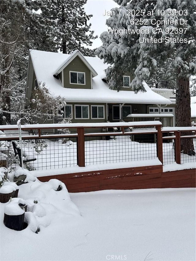 view of front of property