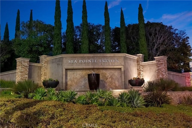 view of community / neighborhood sign