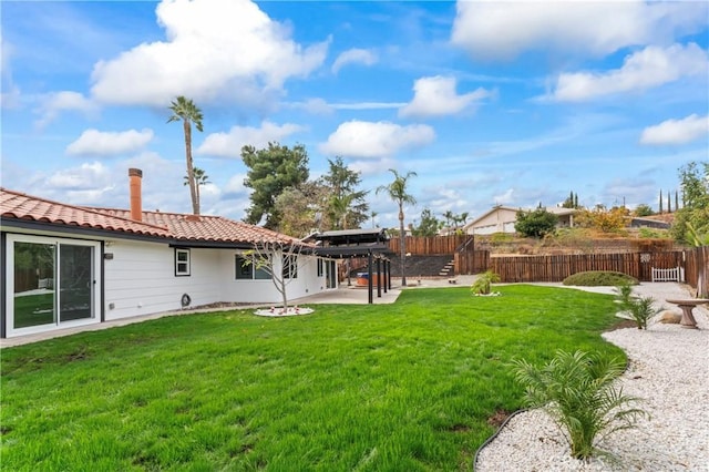 view of yard featuring a patio area