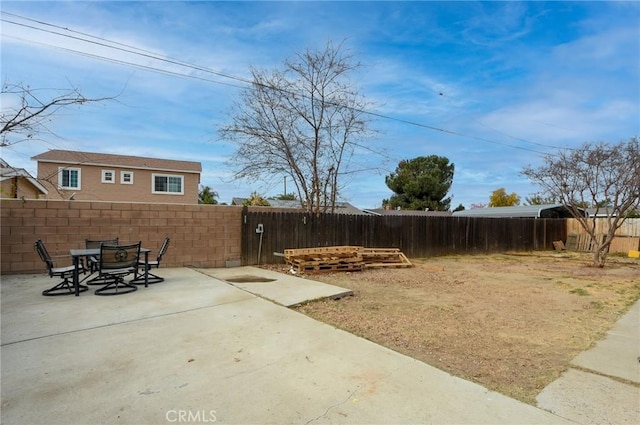 view of yard with a patio