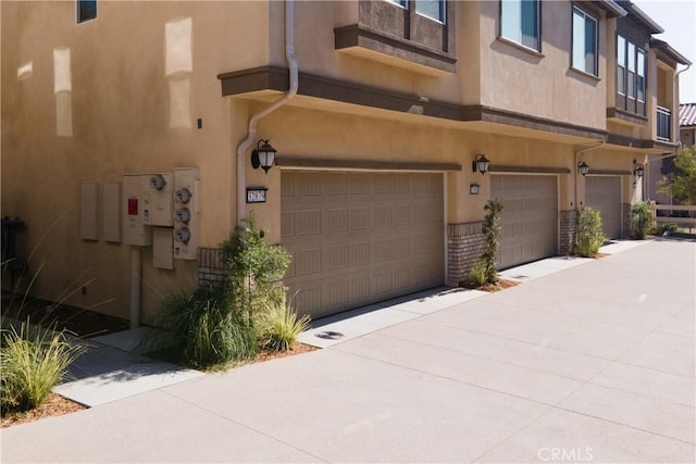 32879 Brunello Way, Temecula, CA 92591 - garage featuring concrete driveway